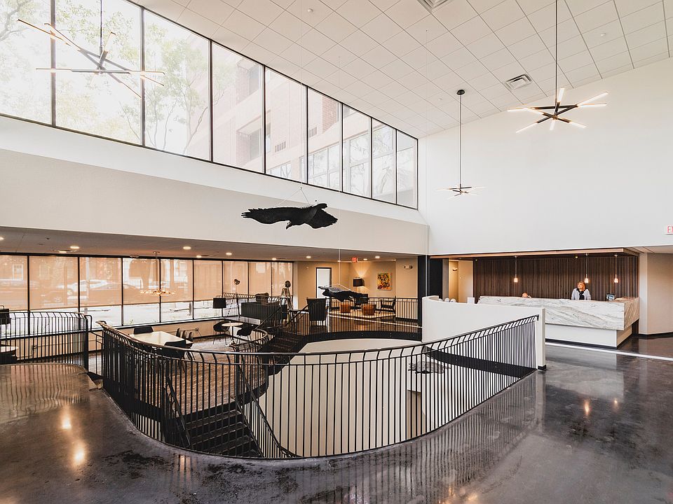 Lobby/Front Desk