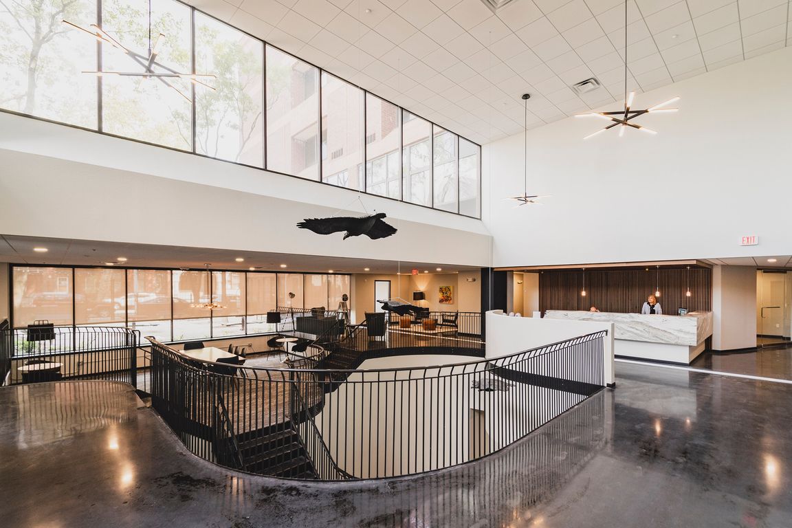 Lobby/Front Desk