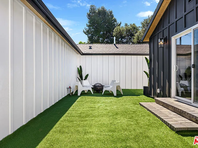 5928 Tobias Ave — Photo 21