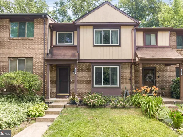 5805 Oak Ladder Ct, Burke, VA 22015