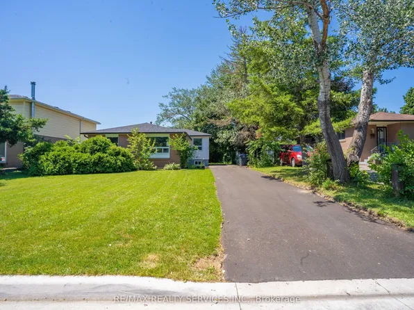 23 Fidelia Cres, Brampton, ON L6T 3P7