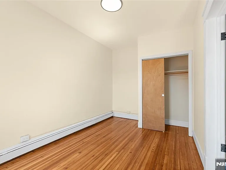 244 Lincoln Ave — Photo 9