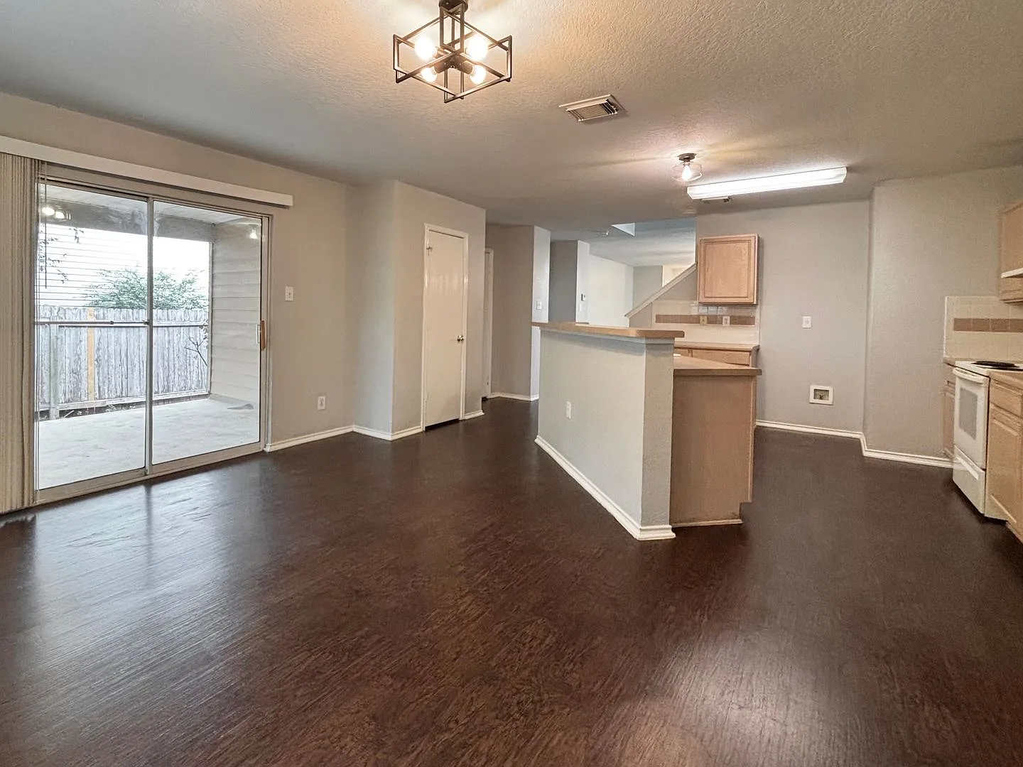 Beautiful 3 Bedroom Home with Loft | 2.5 Baths — Photo 4
