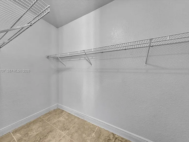 3814 Coral Tree Cir #3814 — Photo 10