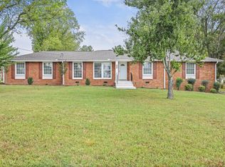 317 Indian Lake Rd, Hendersonville, TN 37075