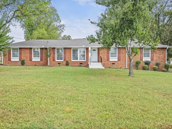 317 Indian Lake Rd, Hendersonville, TN 37075