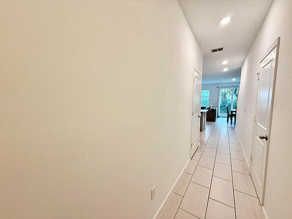5th image of 881 Seabright Avenue
