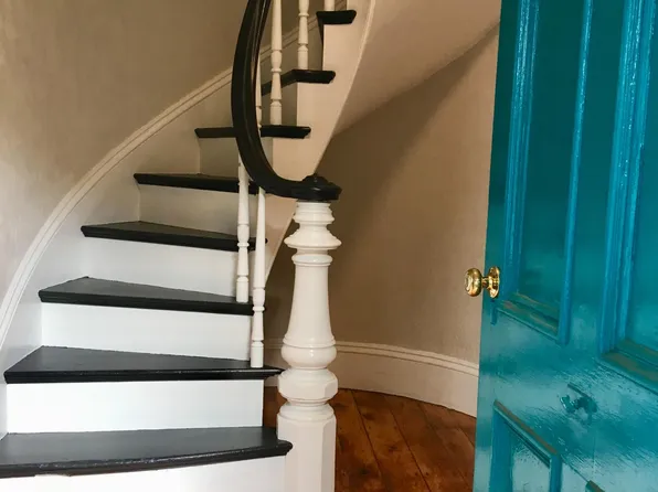 8 Skerry St #2, Salem, MA 01970