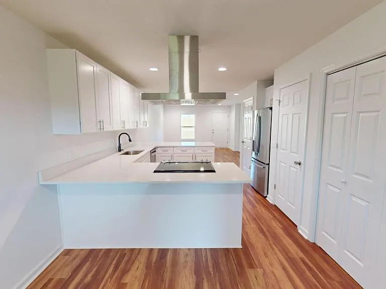 203 Charleston Dr — Photo 10