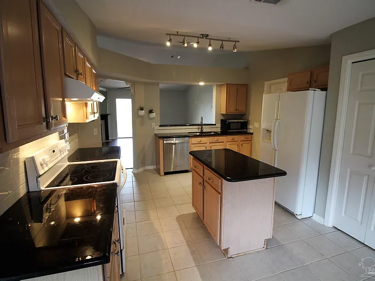 5027 Terra Lake Cir — Photo 9