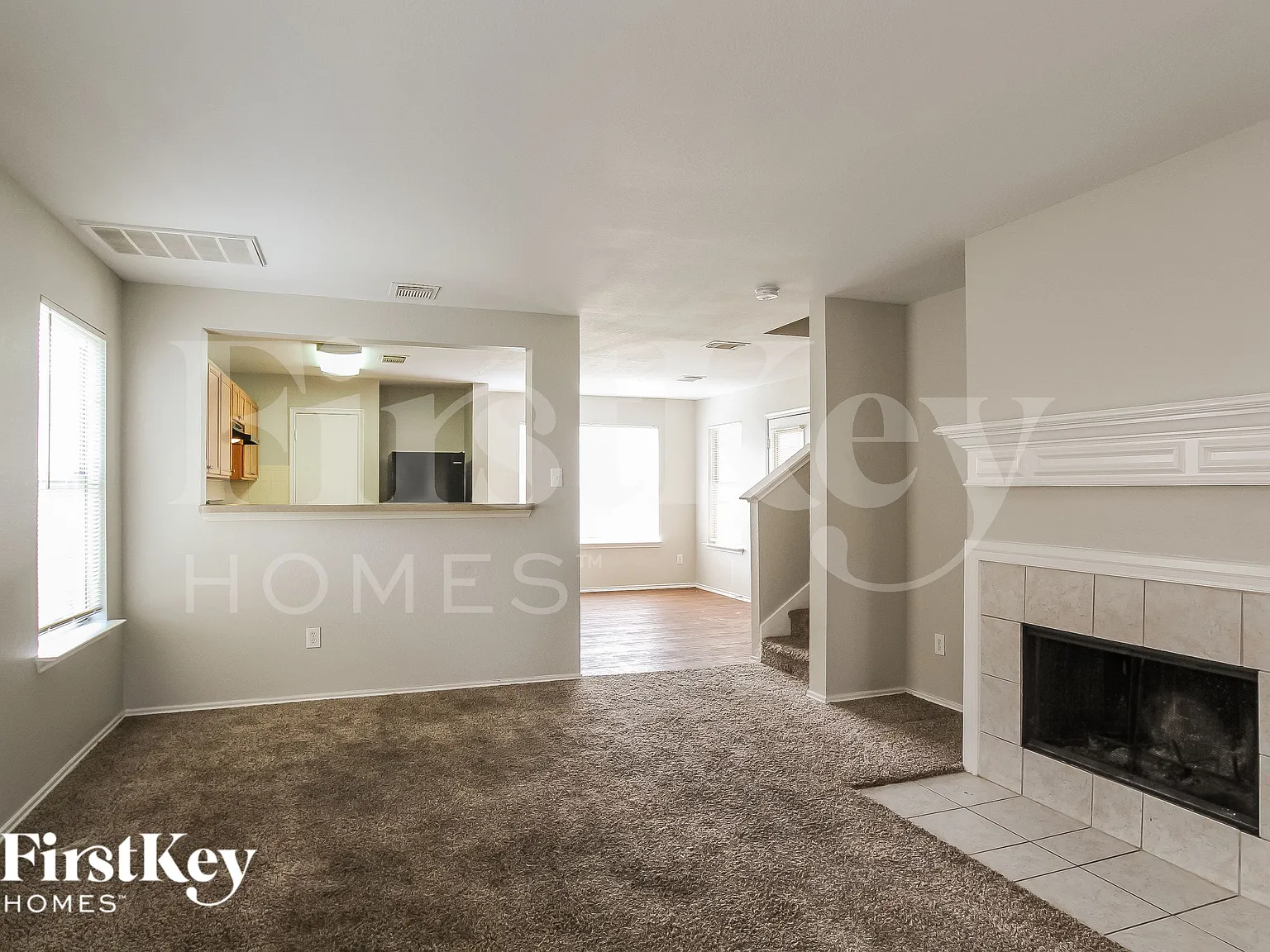 3 bed, 2.5 bath, 1698 sqft, $1,540 — Photo 3