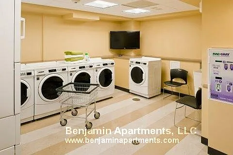 1 bed, 501 sqft, $2,793 — Photo 2