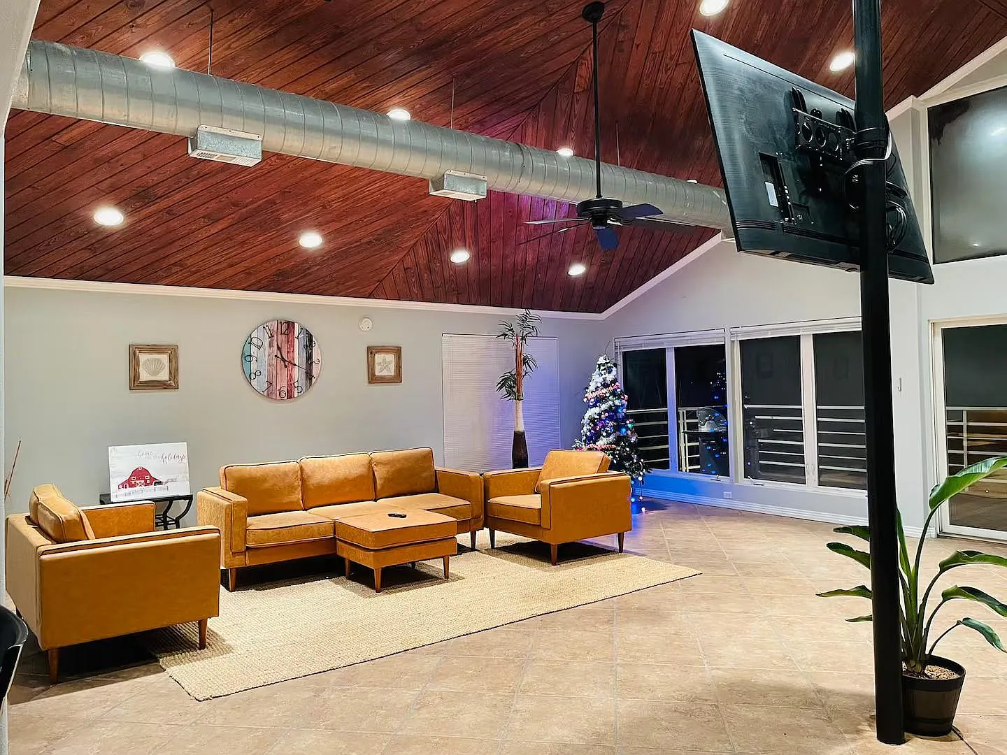 4 bed, 3.0 bath, 2200 sqft, $3,600 — Photo 3