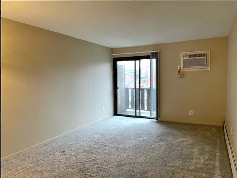 Oak Valley Apartments — Photo 29