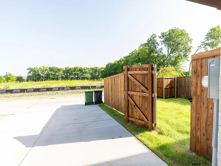 3020 Corvara Dr — Photo 37