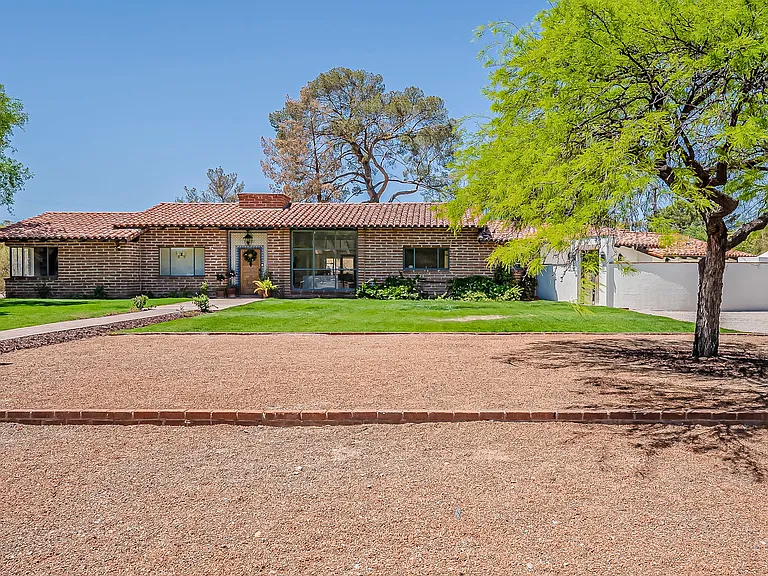 6498 E Santa Elena — Photo 2