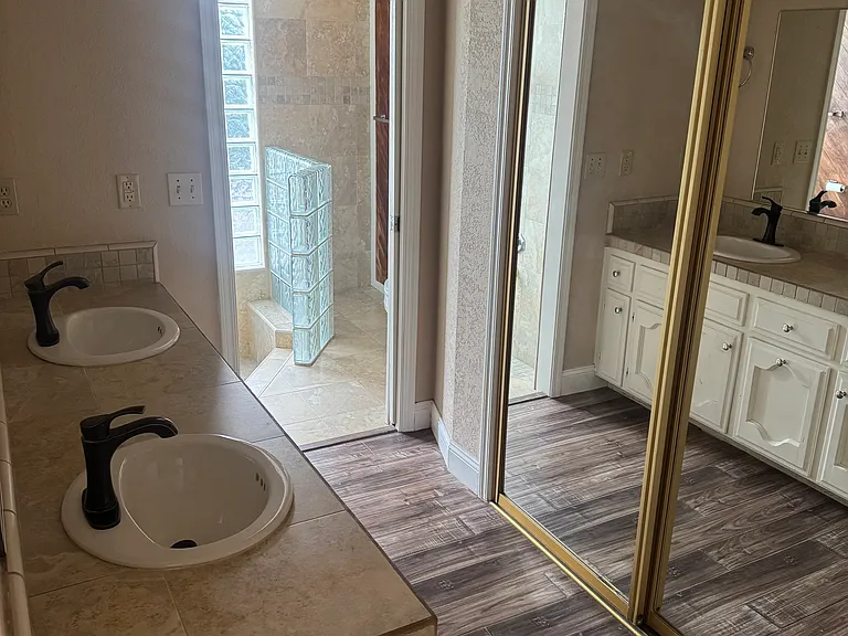 526 E Kelso Ave — Photo 14