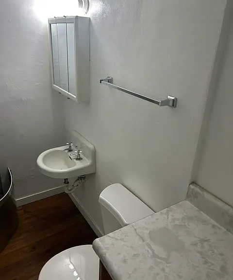 418 Cook Ave #3 — Photo 8