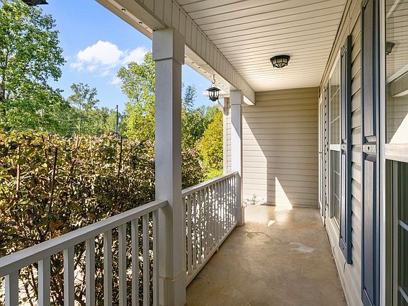 3rd image of 1013 Gibbs Rd