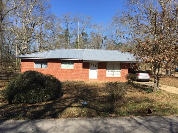 208 Wiggins Rd, Columbia, MS 39429