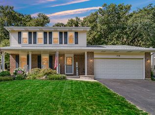 716 Holly Dr, Bartlett, IL