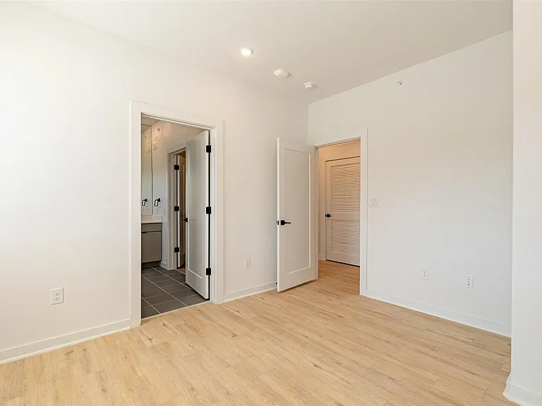 100 W Mockingbird Ln #201 — Photo 10