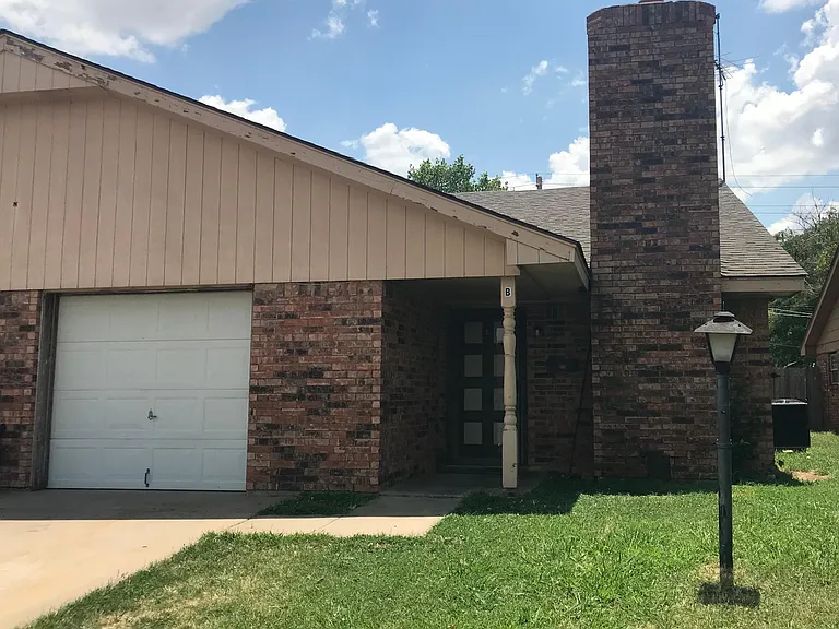 4808 NW Motif Manor Blvd #B — Photo 1