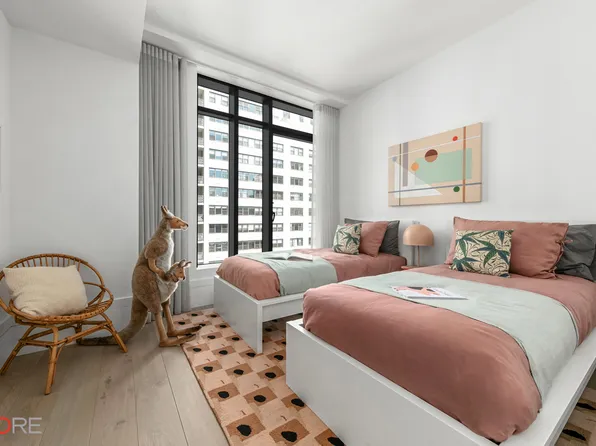 310 East 86th Street image 11 of 22