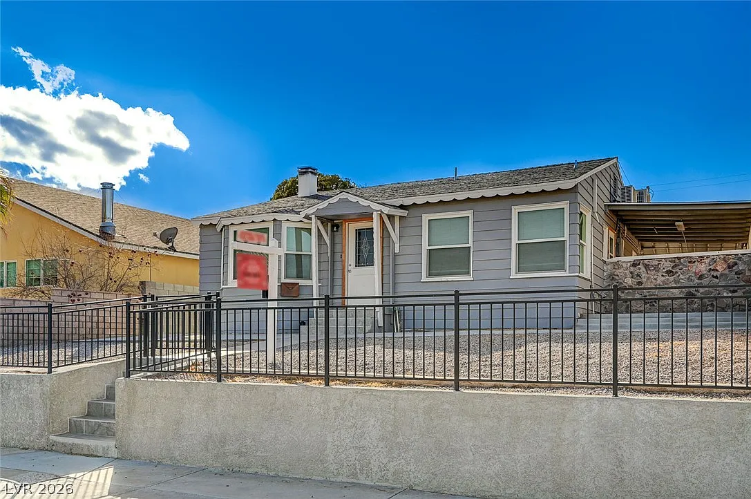 3 bed, 1.0 bath, 1880 sqft, $1,850 — Photo 2
