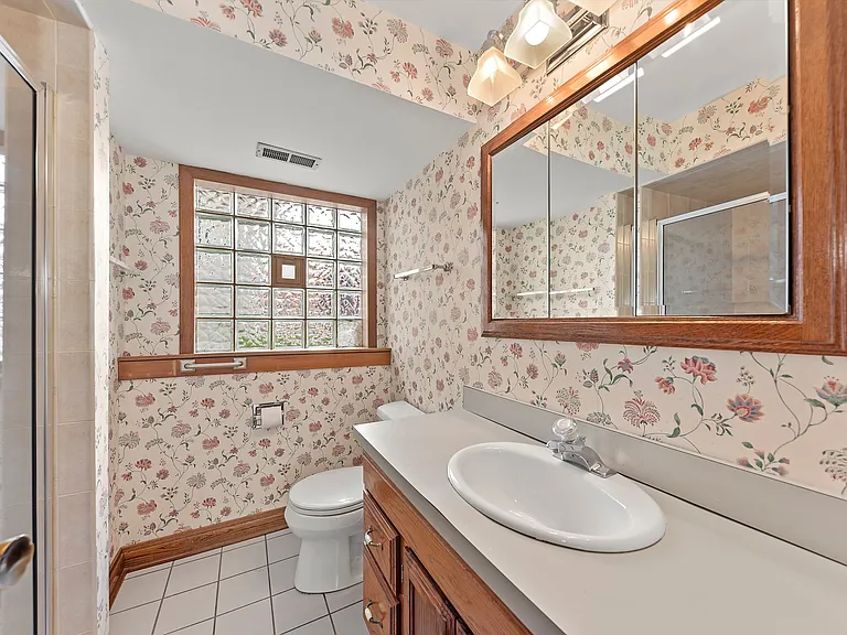 526 S 6th Ave — Photo 15