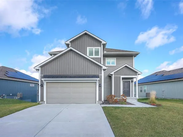 27424 E Cedar Grove Dr, Lee's Summit, MO 64086