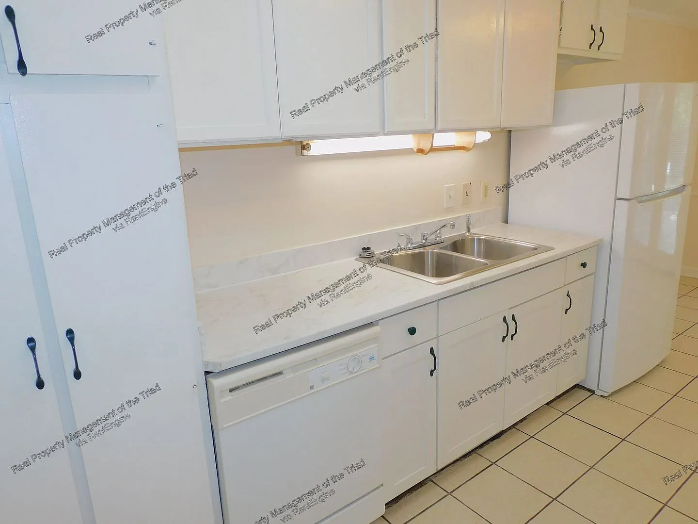 3 bed, 2.0 bath, 1248 sqft, $1,595 — Photo 4