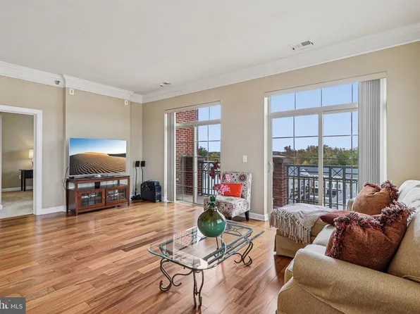 680 Watermans Dr APT 505, Woodbridge, VA 22191