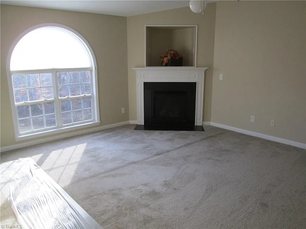 2 bed, 1128 sqft, $1,150 — Photo 4