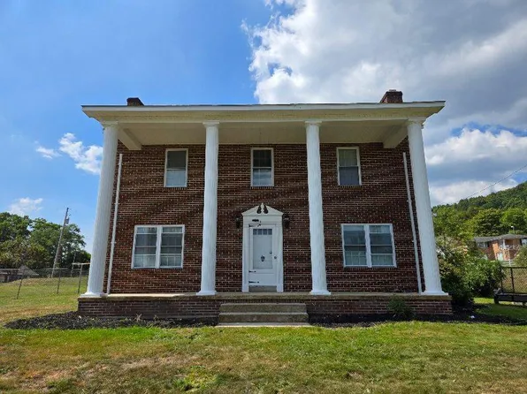 134 Skelton Ln, Shady Spring, WV 25918