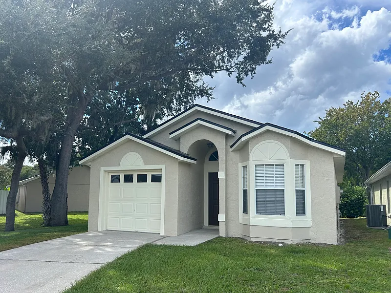 3 bed, 1161 sqft, $2,295 — Photo 2
