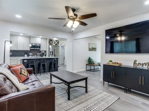 102 Baldwin St, Red Oak, TX 75154