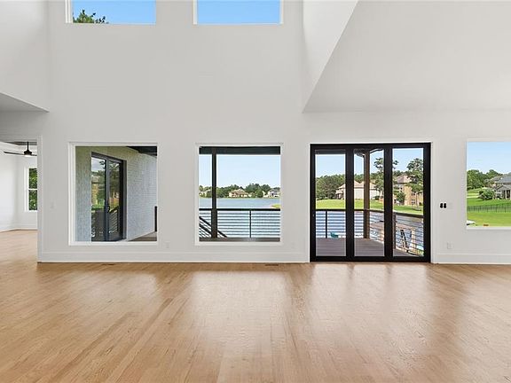 5th image of 2453 Lake Erma Dr