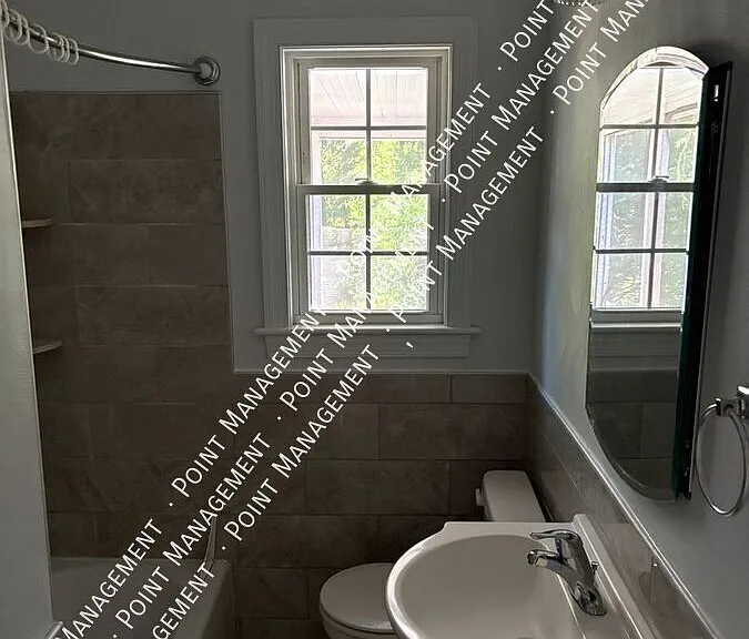 1520 Sherwood Ave SW #B — Photo 3
