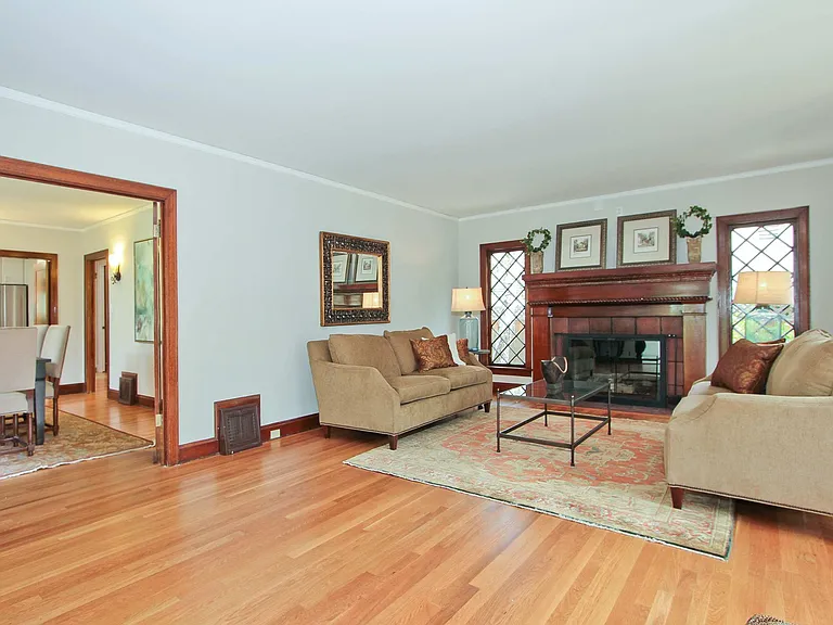 1621 Portola Ave — Photo 12