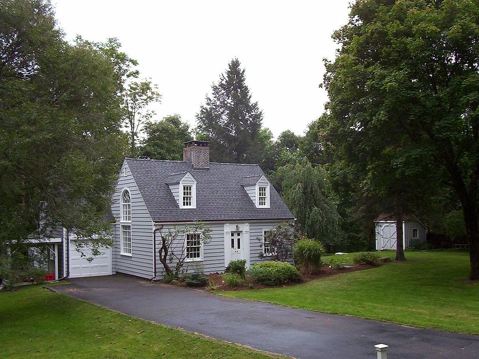 A lovely Woodstock village homei