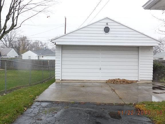 3rd image of 5129 Lauderdale Dr