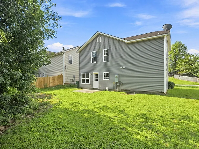 926 Oakshire Cir — Photo 34
