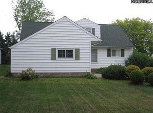 21914 Halworth Rd, Shaker Heights, OH 44122
