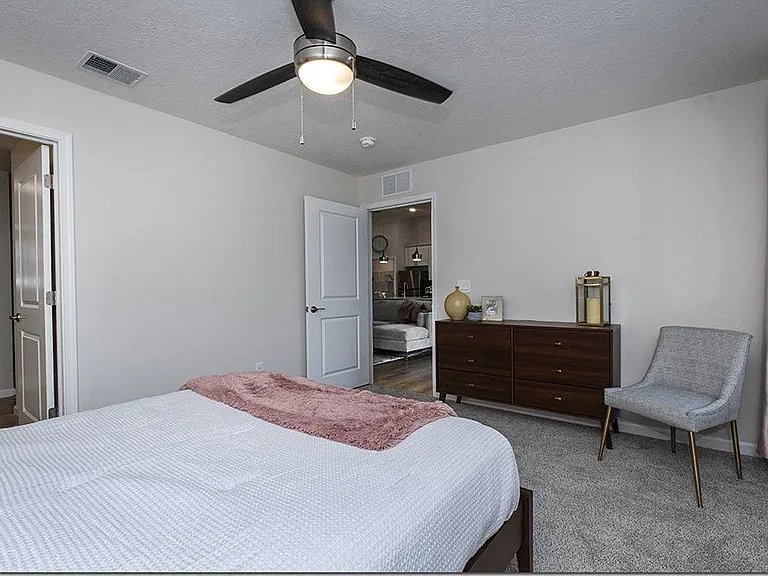 Riverwood Apartments — Photo 20