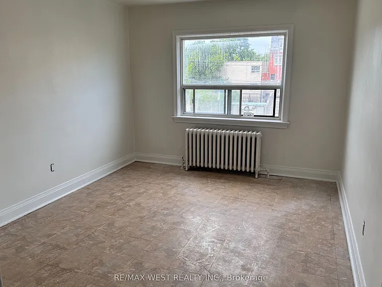 3393 Lakeshore Rd W #1 — Photo 10