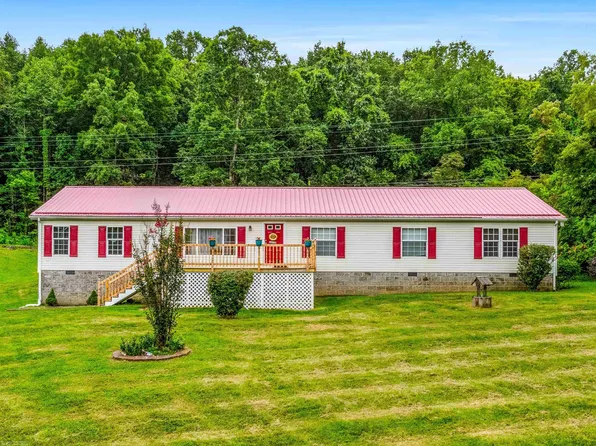879 Cross Ave, Pearisburg, VA 24134