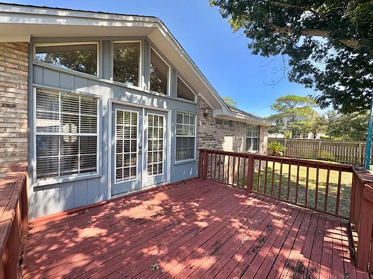101 Meadow Woods Ln — Photo 24