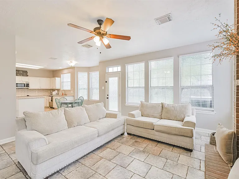 20422 Maple Meadows Ct — Photo 12