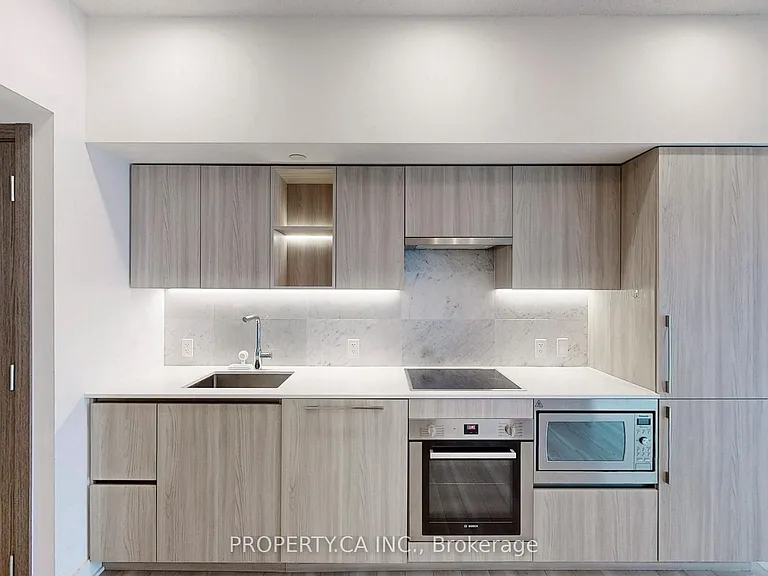 17 Bathurst St #1209 — Photo 18